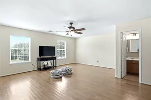 8947 Summerset Meadow Ct, Houston, TX 77075 - Photo 18