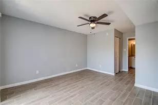 810 Dunson Glen Dr, Houston, TX 77090 - Photo 16