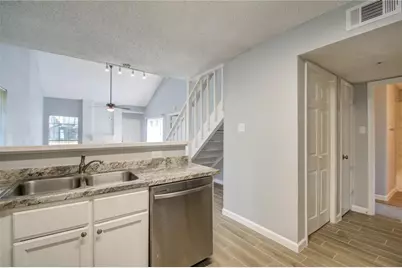 810 Dunson Glen Drive #404, Houston, TX 77090 - Photo 8