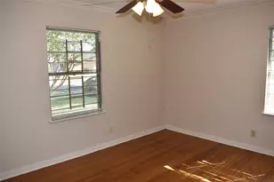 5911 Hornwood Dr, Houston, TX 77081 - Photo 8