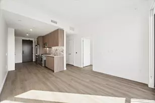 1 Riva Row, The Woodlands, TX 77380 - Photo 4