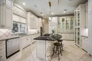 5146 Longmont Dr, Houston, TX 77056 - Photo 10