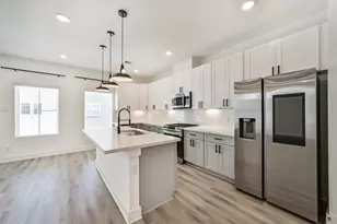 8321 Springwood Cyn Ln, Houston, TX 77055 - Photo 16