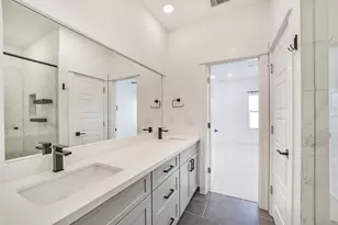 8321 Springwood Cyn Ln, Houston, TX 77055 - Photo 28