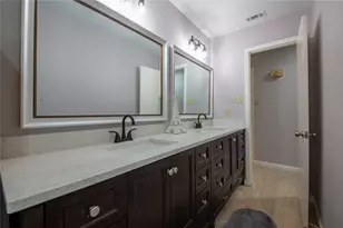 1011 Twinbrooke Dr, Houston, TX 77088 - Photo 16