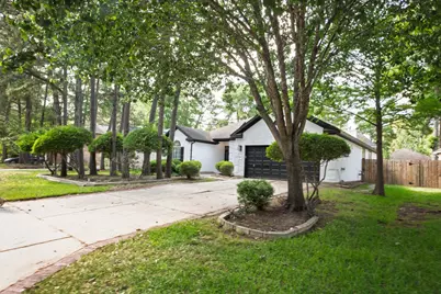 22 S Lace Arbor Drive, The Woodlands, TX 77382 - Photo 2