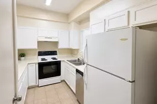 3100 Walnut Bend Ln, Houston, TX 77042 - Photo 6