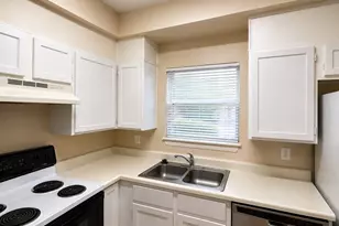 3100 Walnut Bend Ln, Houston, TX 77042 - Photo 8