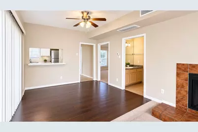 3100 Walnut Bend Lane #319, Houston, TX 77042 - Photo 2