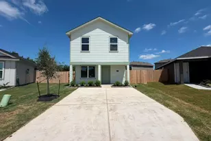6003 Pineapple St, Houston, TX 77048 - Photo 1