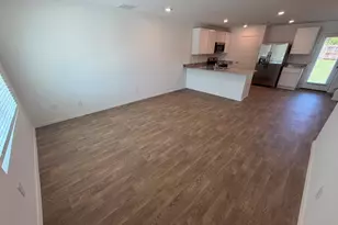 6003 Pineapple St, Houston, TX 77048 - Photo 2