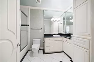 9206 Westview Dr, Houston, TX 77055 - Photo 36