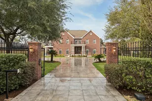 9206 Westview Dr, Houston, TX 77055 - Photo 2