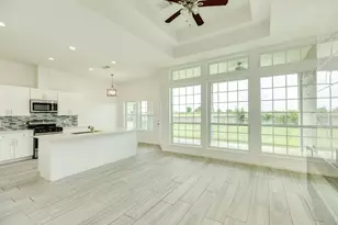 2040 Twin Lakes Blvd, West Columbia, TX 77486 - Photo 4