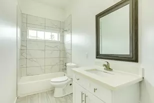 2040 Twin Lakes Blvd, West Columbia, TX 77486 - Photo 20