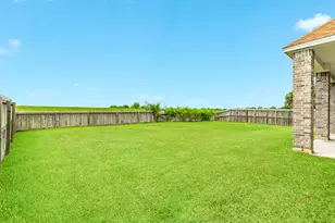 2040 Twin Lakes Blvd, West Columbia, TX 77486 - Photo 26