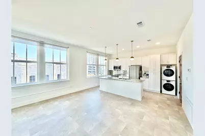 2102 Mechanic Street #302, Galveston, TX 77550 - Photo 2