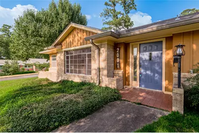 2001 Avenue Q, Huntsville, TX 77340 - Photo 1