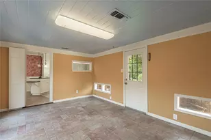 2001 Ave Q, Huntsville, TX 77340 - Photo 8