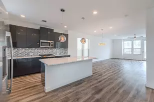 18736 B Centro Main St, Shenandoah, TX 77385 - Photo 2