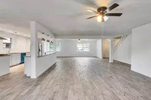 12710 Crow Valley Ln, Houston, TX 77099 - Photo 16