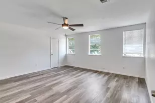 12710 Crow Valley Ln, Houston, TX 77099 - Photo 22