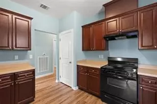 331 6th St, Dickinson, TX 77539 - Photo 4
