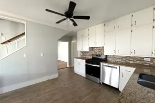 801 Ave F, El Campo, TX 77437 - Photo 8