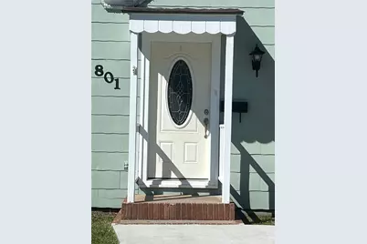 801 Avenue F, El Campo, TX 77437 - Photo 2