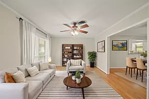 10803 Doud St, Houston, TX 77035 - Photo 2