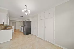 10803 Doud St, Houston, TX 77035 - Photo 12