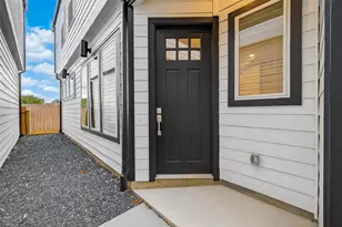 910 W 21st St, Houston, TX 77008 - Photo 4