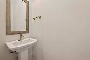 910 W 21st St, Houston, TX 77008 - Photo 16