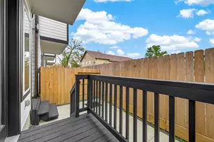 910 W 21st St, Houston, TX 77008 - Photo 32