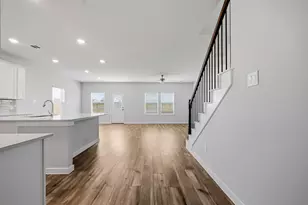 11003 Youngquist Dr, Mont Belvieu, TX 77535 - Photo 4