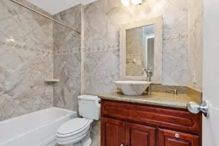 204 Marshall St, Houston, TX 77006 - Photo 10