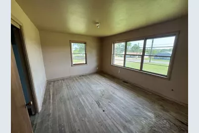 806 E 1st, Hughes Springs, TX 75656 - Photo 6