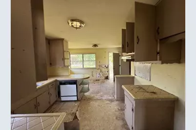 806 E 1st, Hughes Springs, TX 75656 - Photo 4