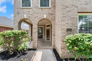 7218 Broadelm Dr, Houston, TX 77095 - Photo 2