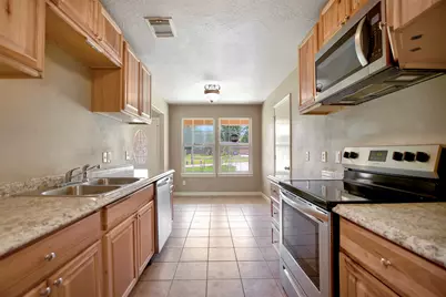 10731 Royal Terrell Drive, Conroe, TX 77303 - Photo 16
