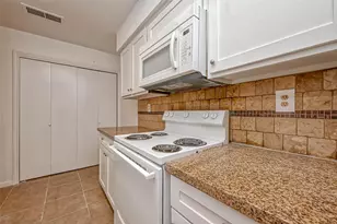 8299 Cambridge St, Houston, TX 77054 - Photo 12