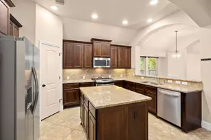 110 Logan Pass Ct, Montgomery, TX 77316 - Photo 12