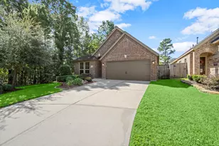110 Logan Pass Ct, Montgomery, TX 77316 - Photo 2