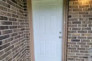 2205 Velma St, La Marque, TX 77568 - Photo 2