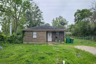 2205 Velma St, La Marque, TX 77568 - Photo 1