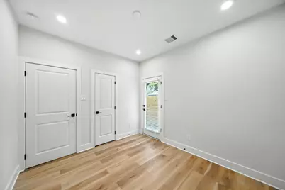 2304 Hoskins Drive #E, Houston, TX 77080 - Photo 4