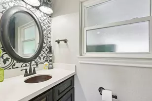18611 Point Lookout Dr, Nassau Bay, TX 77058 - Photo 18