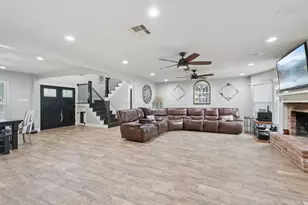 18611 Point Lookout Dr, Nassau Bay, TX 77058 - Photo 6