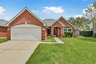 3510 Harbor Pass Ln, Friendswood, TX 77546 - Photo 1