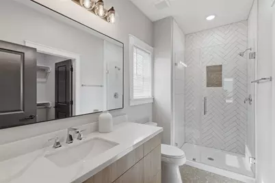 5034 Mallow St #A B, Houston, TX 77033 - Photo 10